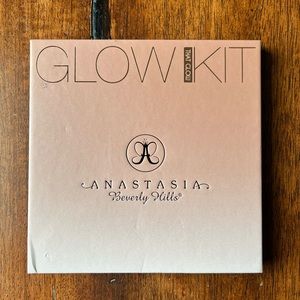 Anastasia Beverly Hills Glow Kit (“That Glow”)